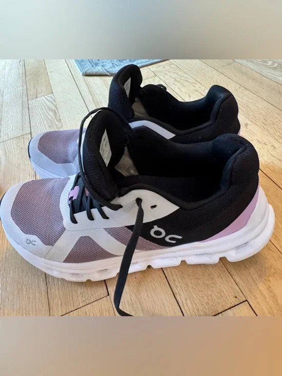On Running Women's Cloud Runner Sneakers in Lavender/White/Black - Picture 5 of 6